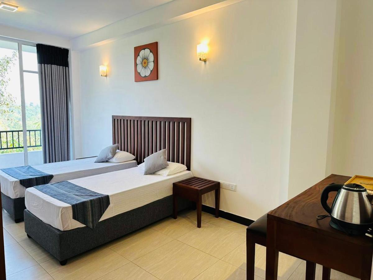 Kandy Hub Guest House ภายนอก รูปภาพ