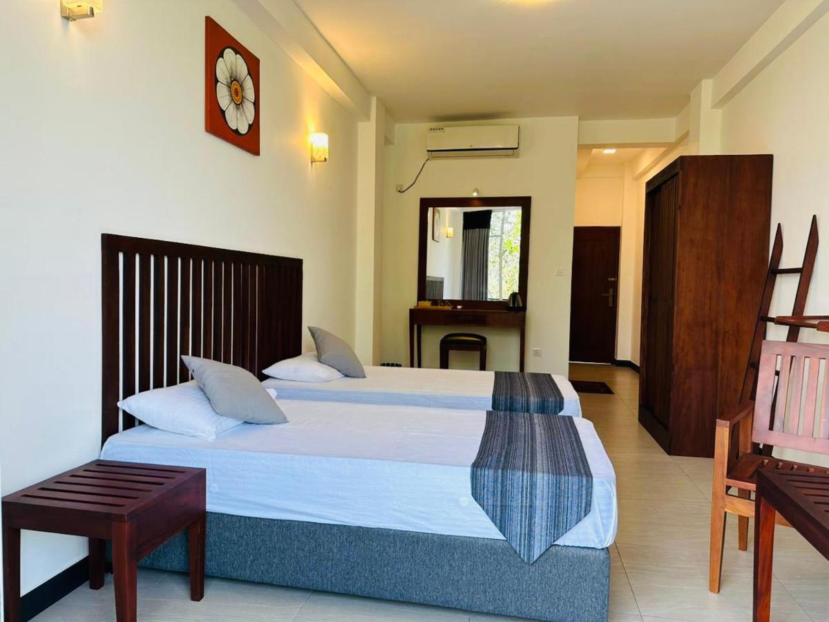 Kandy Hub Guest House ภายนอก รูปภาพ